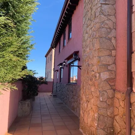 La Casona Del Enebral شاليه *