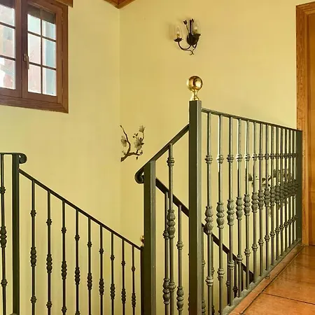 La Casona Del Enebral شاليه *