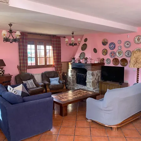 La Casona Del Enebral شاليه Prádena